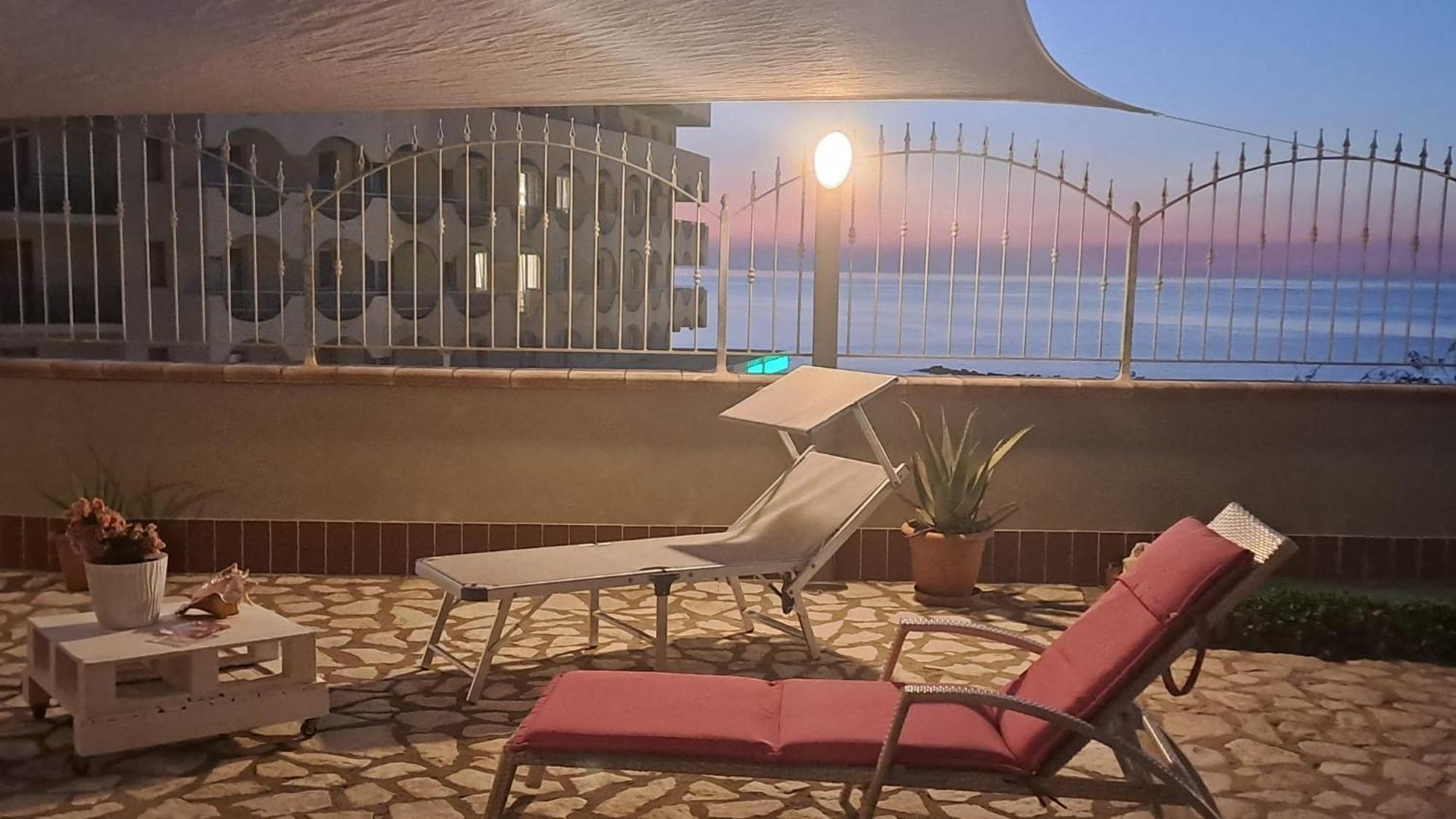 Tramonto Sul Mare Bed & Breakfast Termoli Exterior photo
